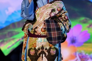 Snippet of Lhakyi's song Dralha Shipa from the gala in Nyingchi's Gongbo Gyamda County