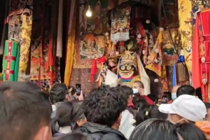 Thousands flock to Lhasa for Tibetan Fairy Festival