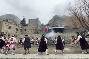 Locals of Taoping Qiang Village, Lixian County, Aba held a ceremony to pray for auspiciousness