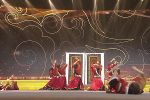 Intangible Cultural Heritage Dance: Weaving a New Life