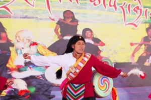 Nyima, a national intangible culture inheritor introduces Jiuhe Zhuo Dance of Chogye County, Lhoka