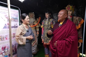 Click on the video to learn about Tibetan operas of King Gesar from Rigzin, a representative inheritor in Jigzhi County of the Golog Tibetan Autonomous Prefecture