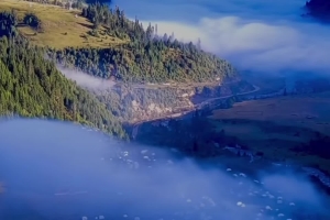 A pristine land shaped by pony hooves, the Yukhog Grassland is a hidden gem that embodies the beauty and romance of Dawu County