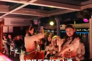 Lhasa's record-holding boat tour narrates city's historical legacy