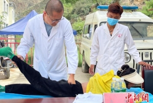 北京醫療團隊走進西藏洛隆 把醫療健康知識留在高原