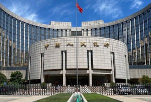 上半年我國人民幣貸款增加15.73萬億元