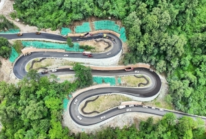 舊貌換新顏！直擊：海螺溝景區道路重建 通車“倒計時”