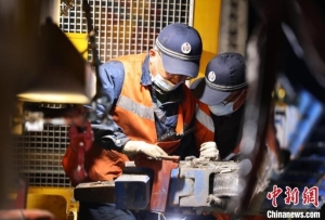 青藏鐵路橋梁、隧道清篩進(jìn)入機(jī)械化時(shí)代