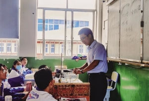 躬耕教壇13年 李章文：為學生點燃夢想的火種