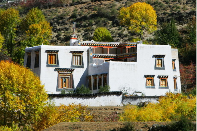 Culture of White Tibetan Dwellings in Xiangcheng
