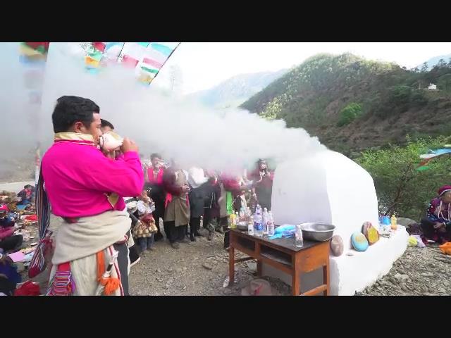 《岗日杂塘》卓嘎的“天堂鸟”客栈