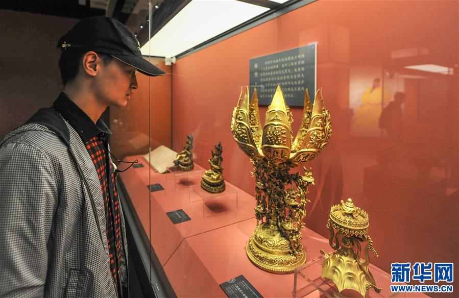 （社會）（1）《歷史的見證》文物展在布達拉宮珍寶館展出