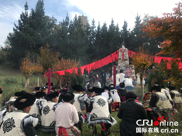 圖片默認標題_fororder_6、羌山祭祀--攝影--張黎萍