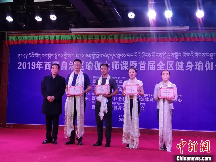 图为选手获获奖。　赵朗 摄