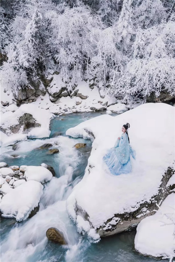 图片默认标题_fororder_海螺沟雪景-供图-海螺沟景区