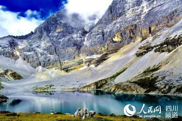 稻城亞丁景區。甘孜州文化廣播電視和旅游局供圖