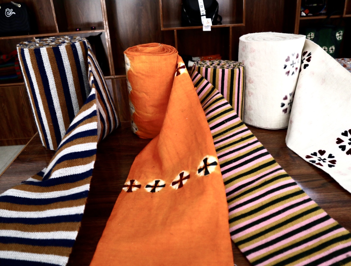 Tibetan crafts create new money stream