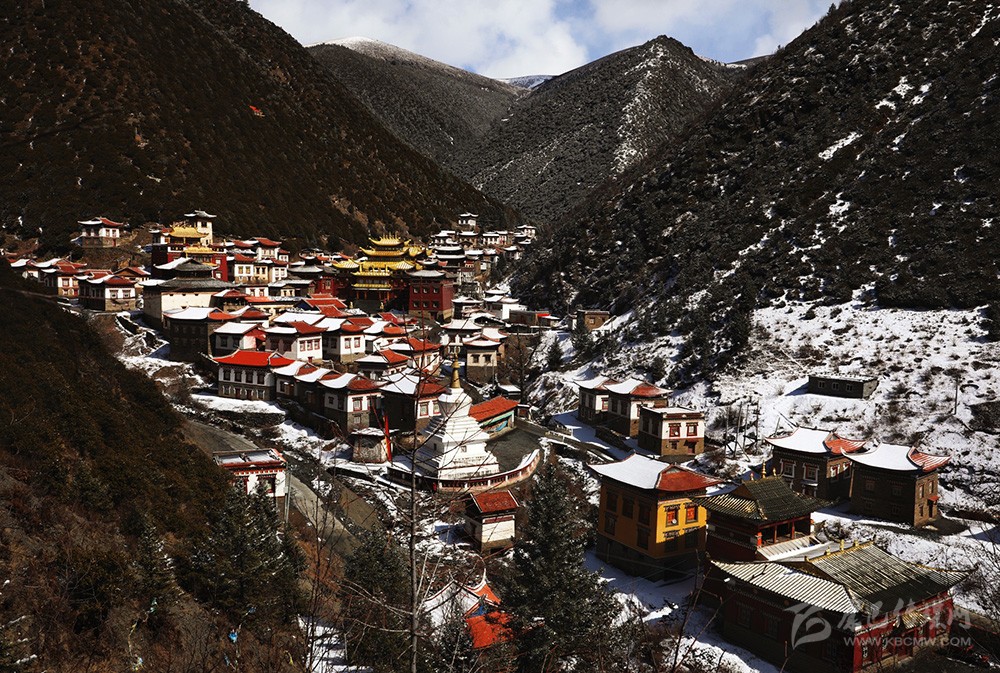 ཁམས་མི་ཉག་རི་ཁུད་དགོན་པའི་གདན་རབས་དང་པོ་སུ་ཡིན་པའི་སྐོར།