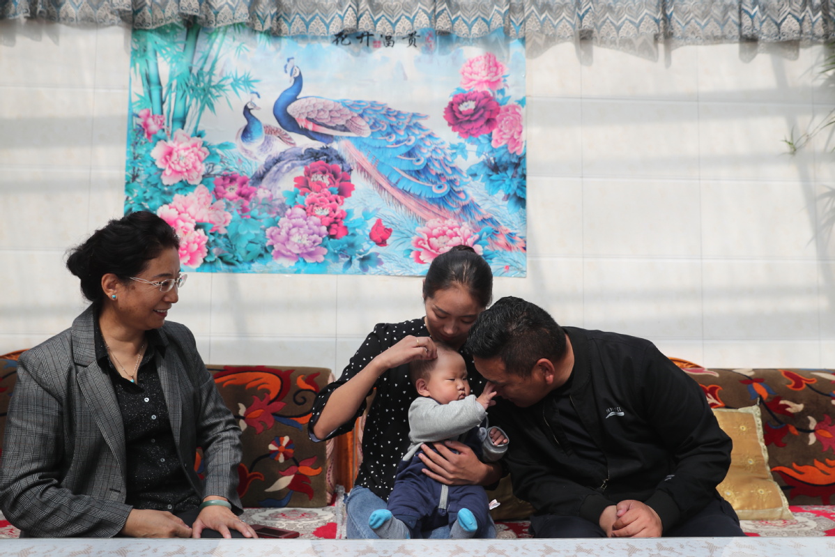 Long-distance love conquers separation, frustration